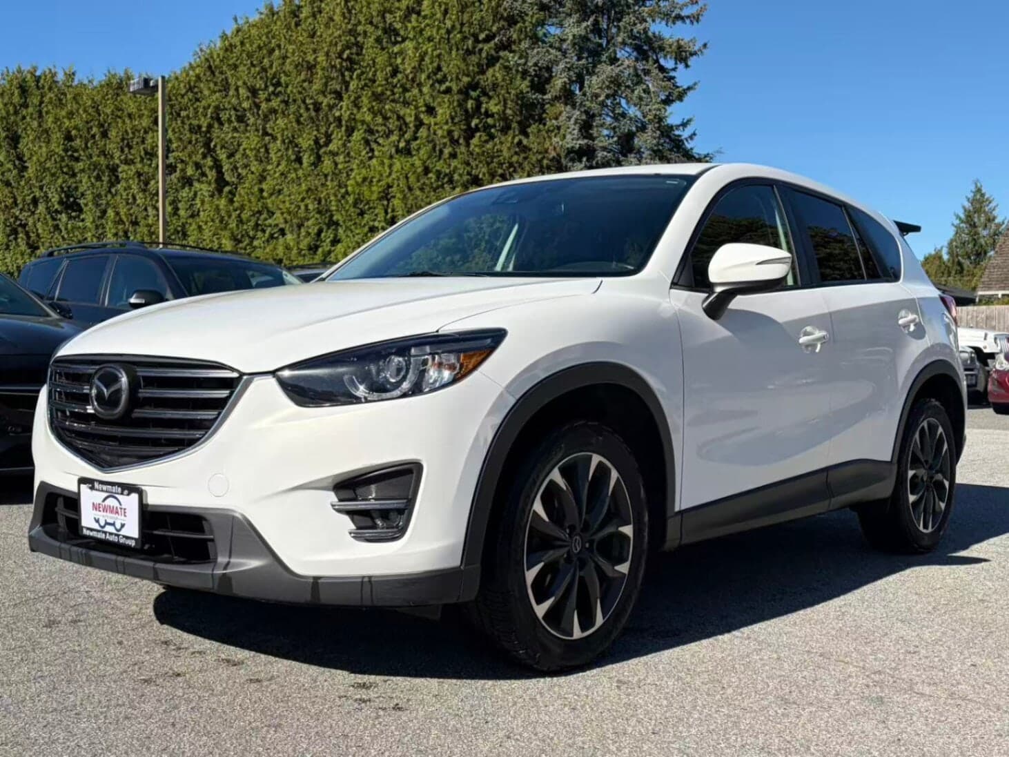 2016 Mazda CX-5 GT. LOCAL BC VEHICLE. LOW KILOMETRES.