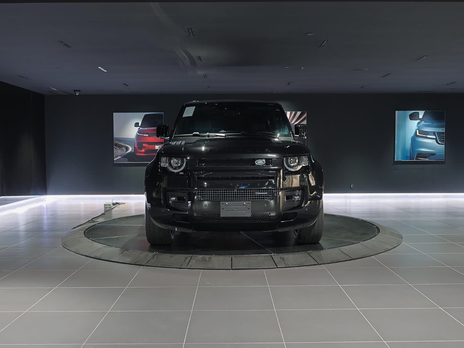 2023 Land Rover Defender X-Dynamic SE
