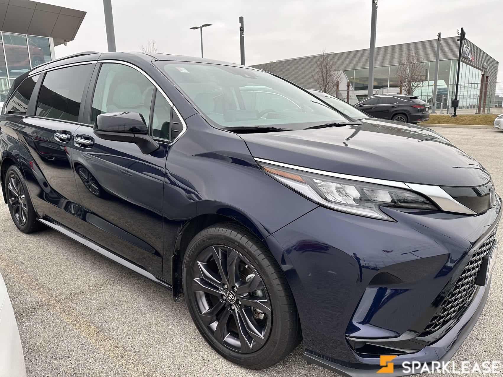 2022 Toyota  Sienna  XSE 7-Passenger FWD 