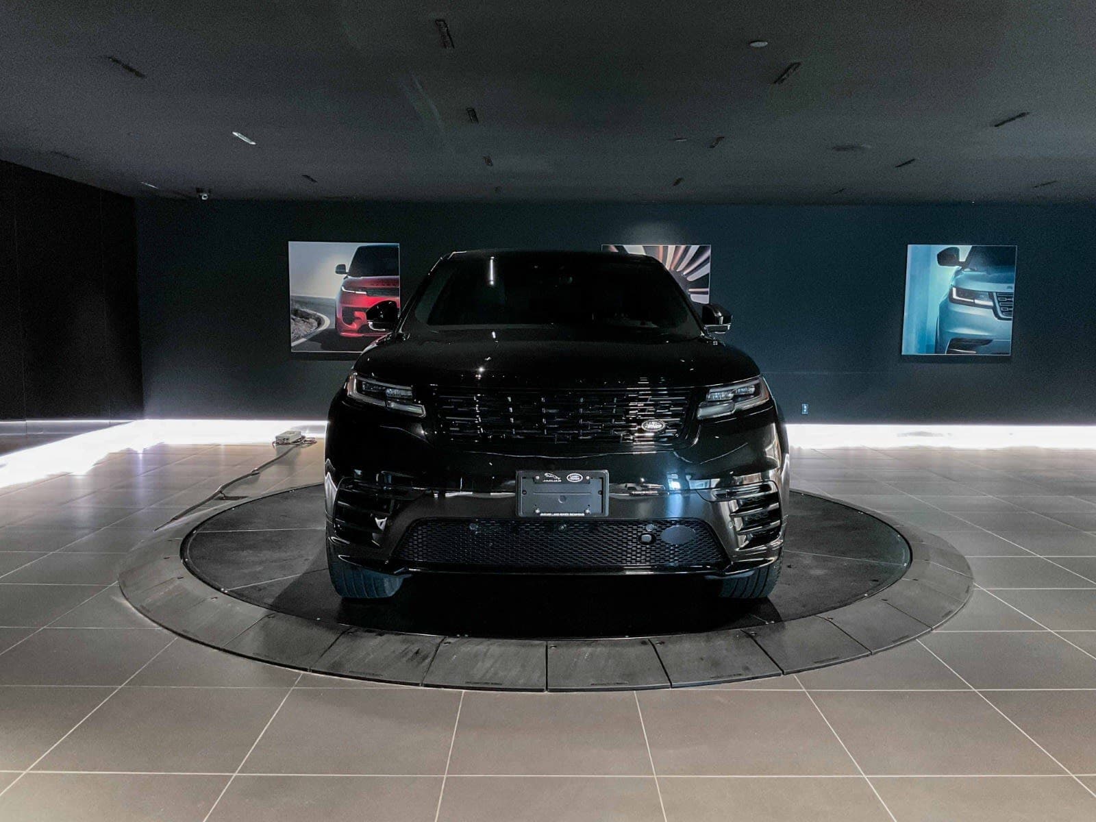 2026 Land Rover Range Rover Velar Dynamic SE
