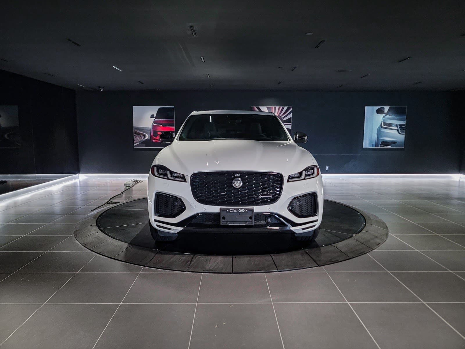 2025 Jaguar F-PACE P250 R-Dynamic S