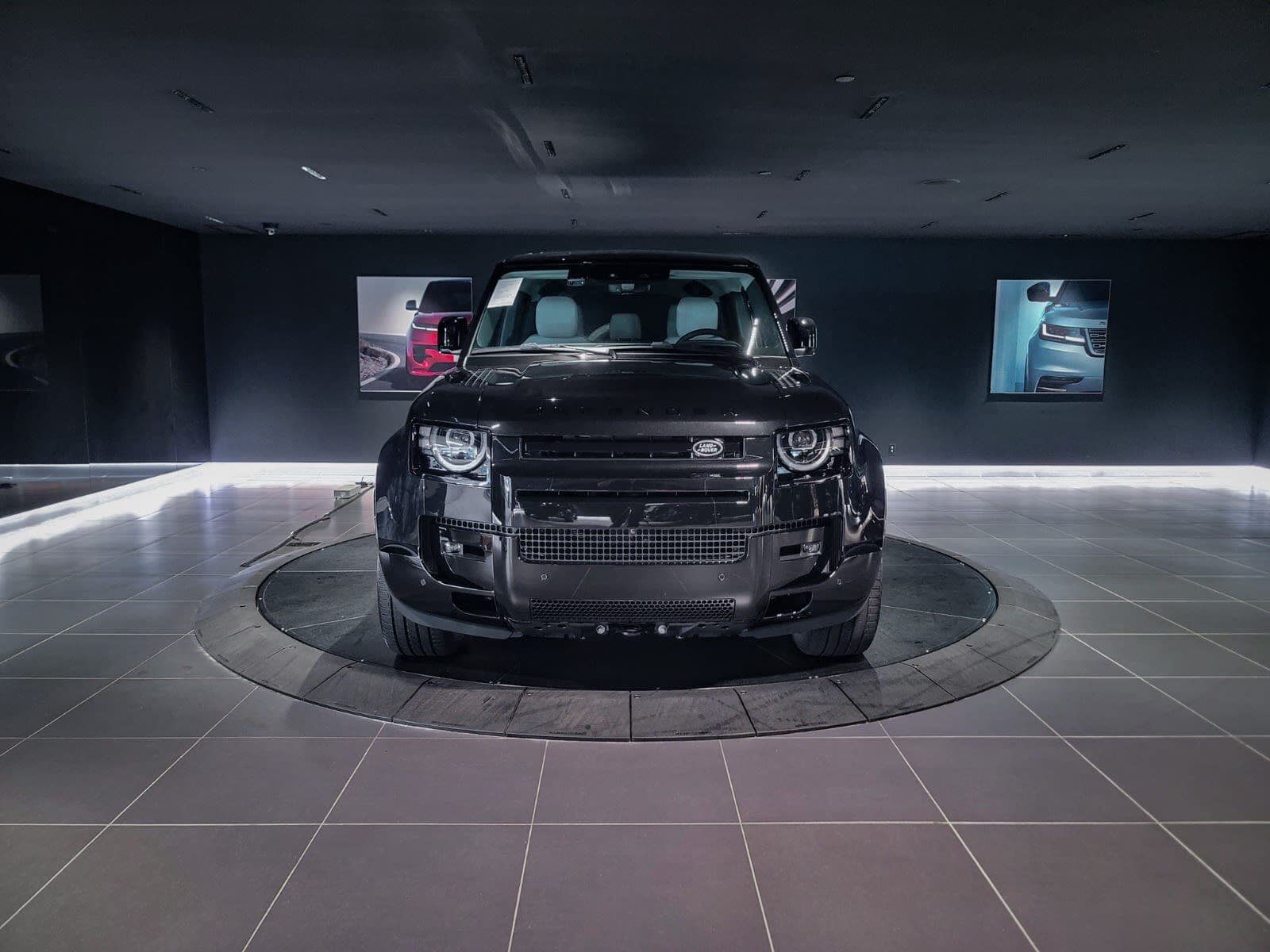 2026 Land Rover Defender X-Dynamic SE