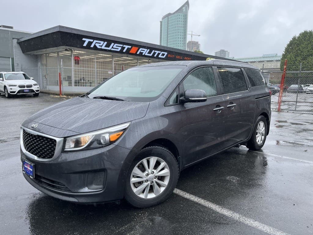 2016 Kia Sedona 4dr Wgn LX - 8 seats - Low mile