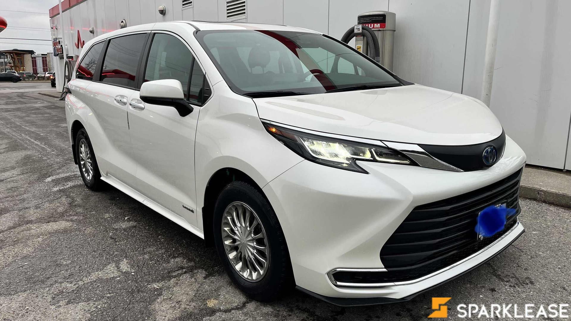 2021 Toyota Sienna XLE 7-Passenger AWD