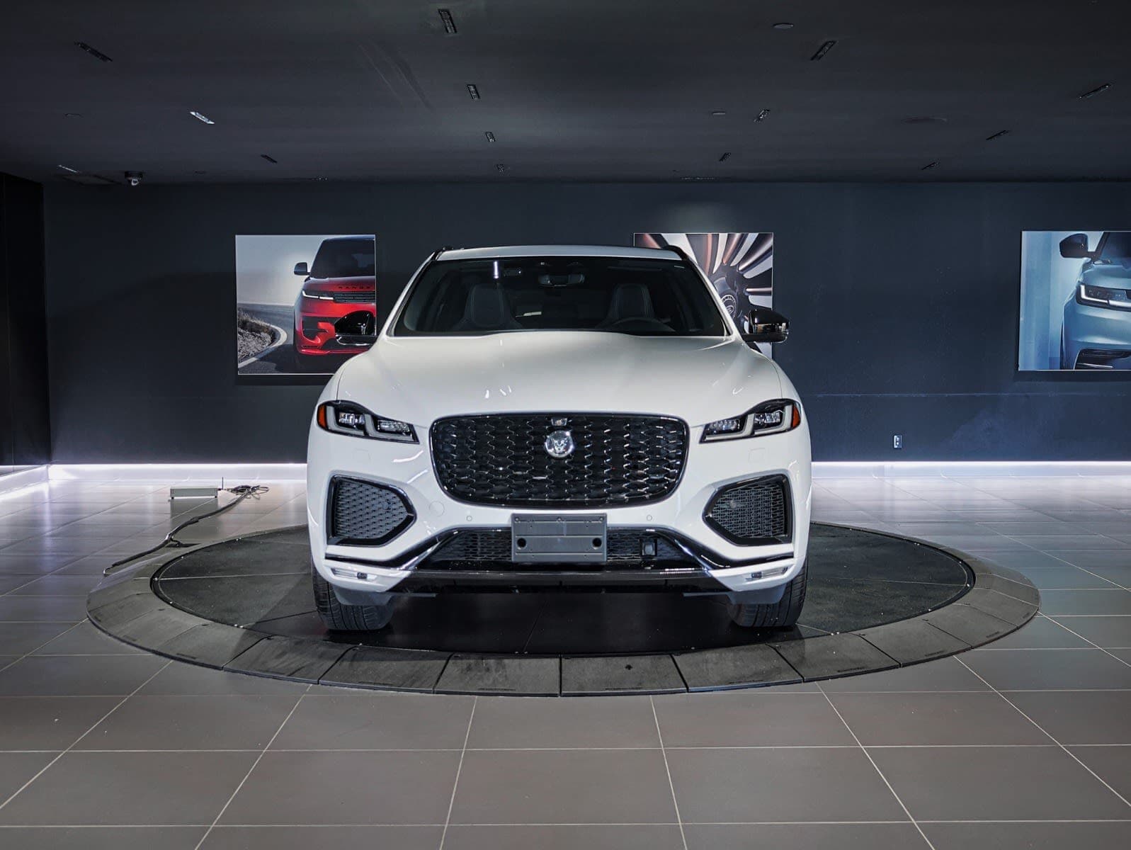 2026 Jaguar F-PACE P400 R-Dynamic S