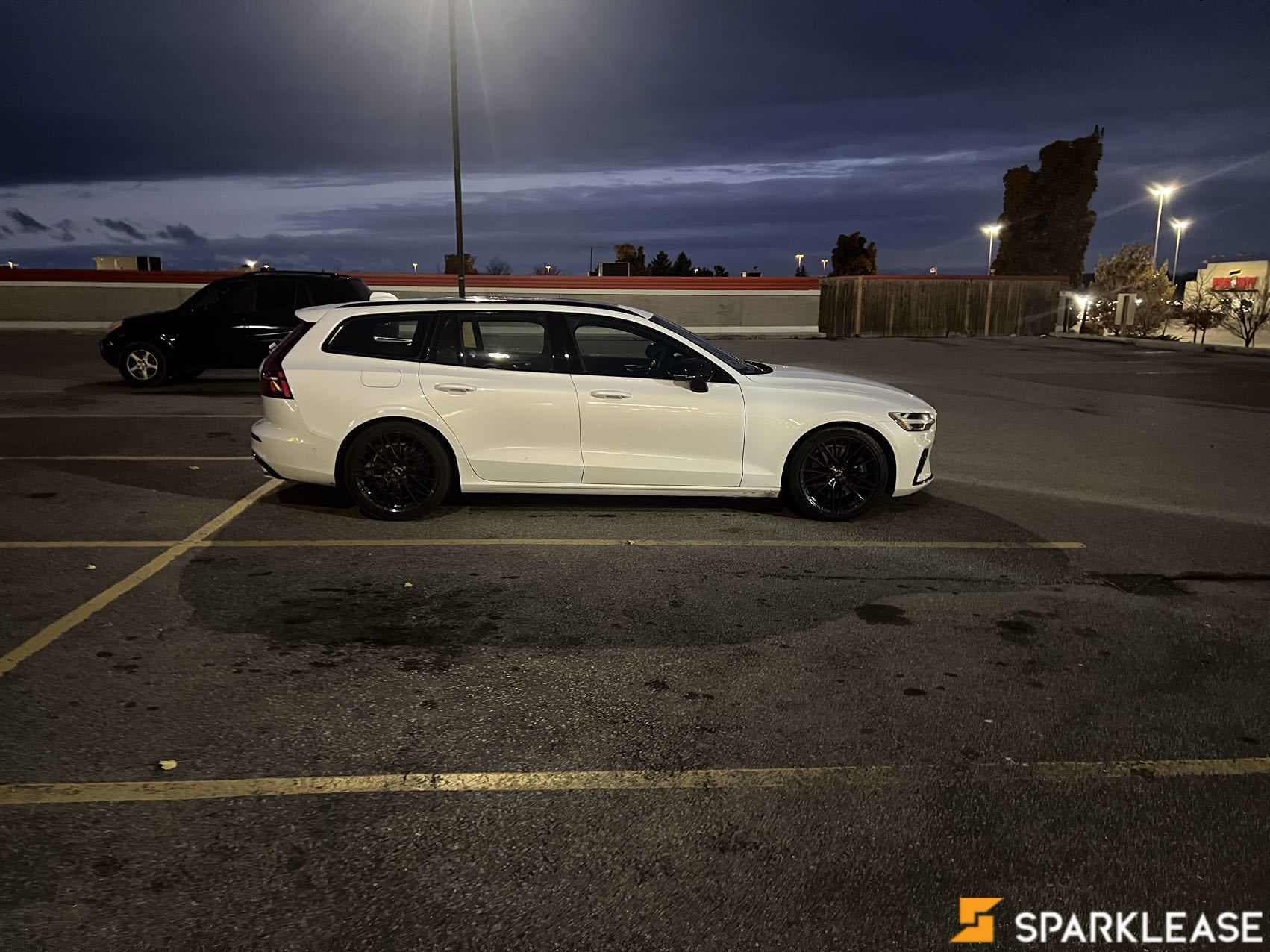 2022 Volvo V60 T6 AWD R-Design