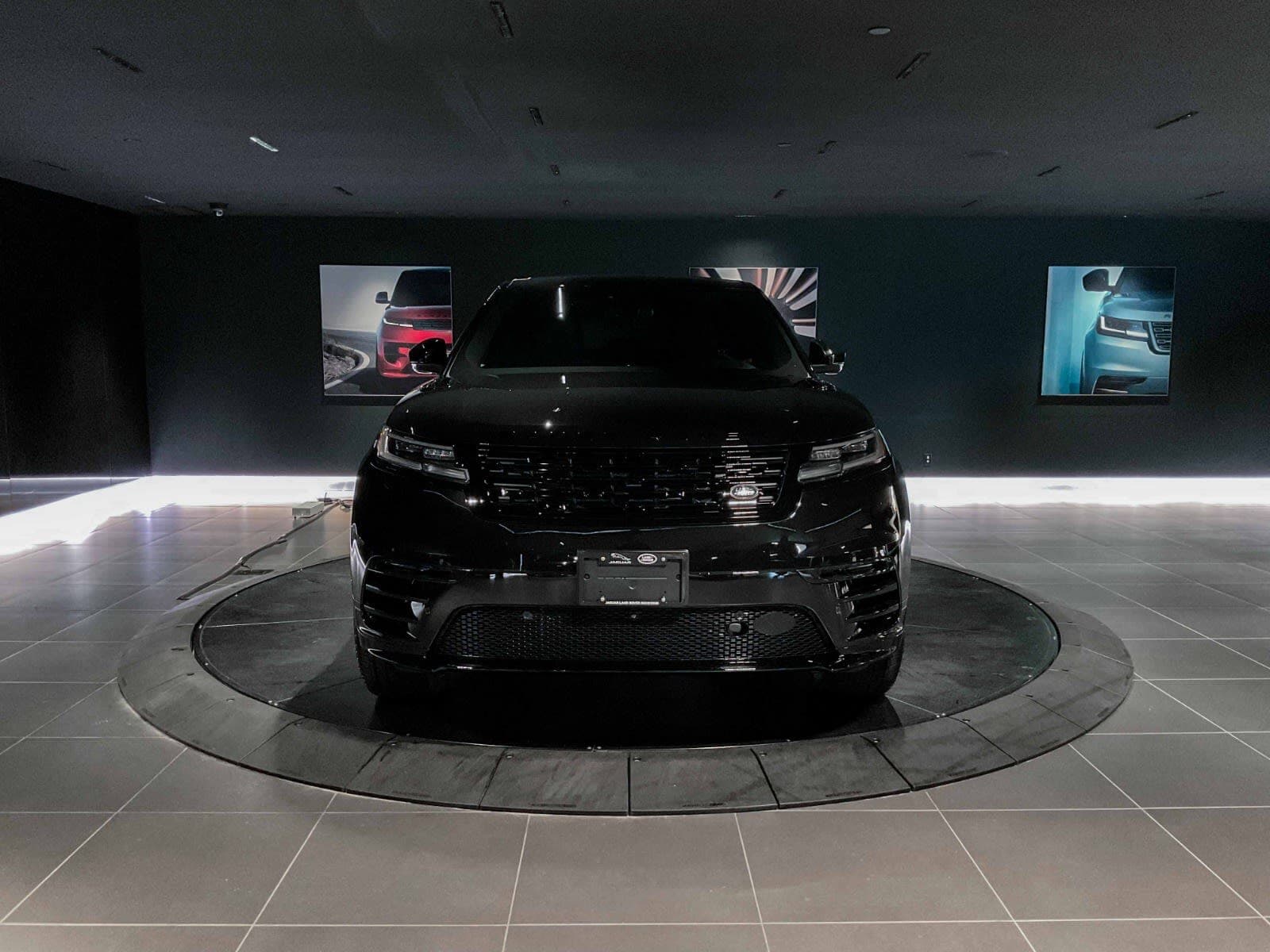 2026 Land Rover Range Rover Velar Dynamic SE