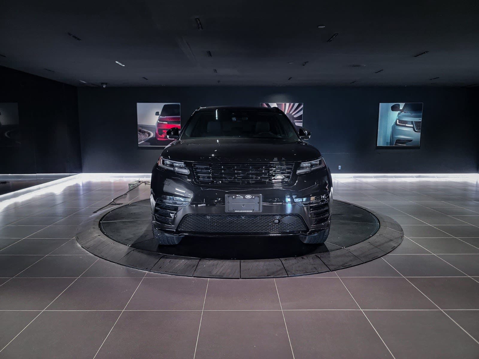 2026 Land Rover Range Rover Velar Dynamic SE