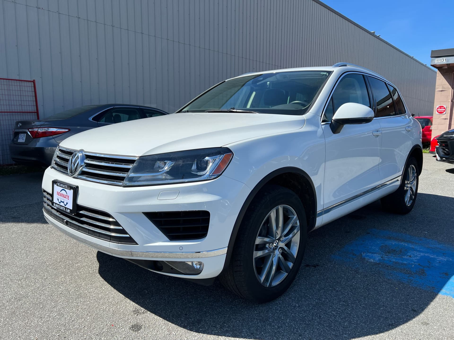 2015 Volkswagen Touareg 4dr V6. BC LOCAL VEHICLE.