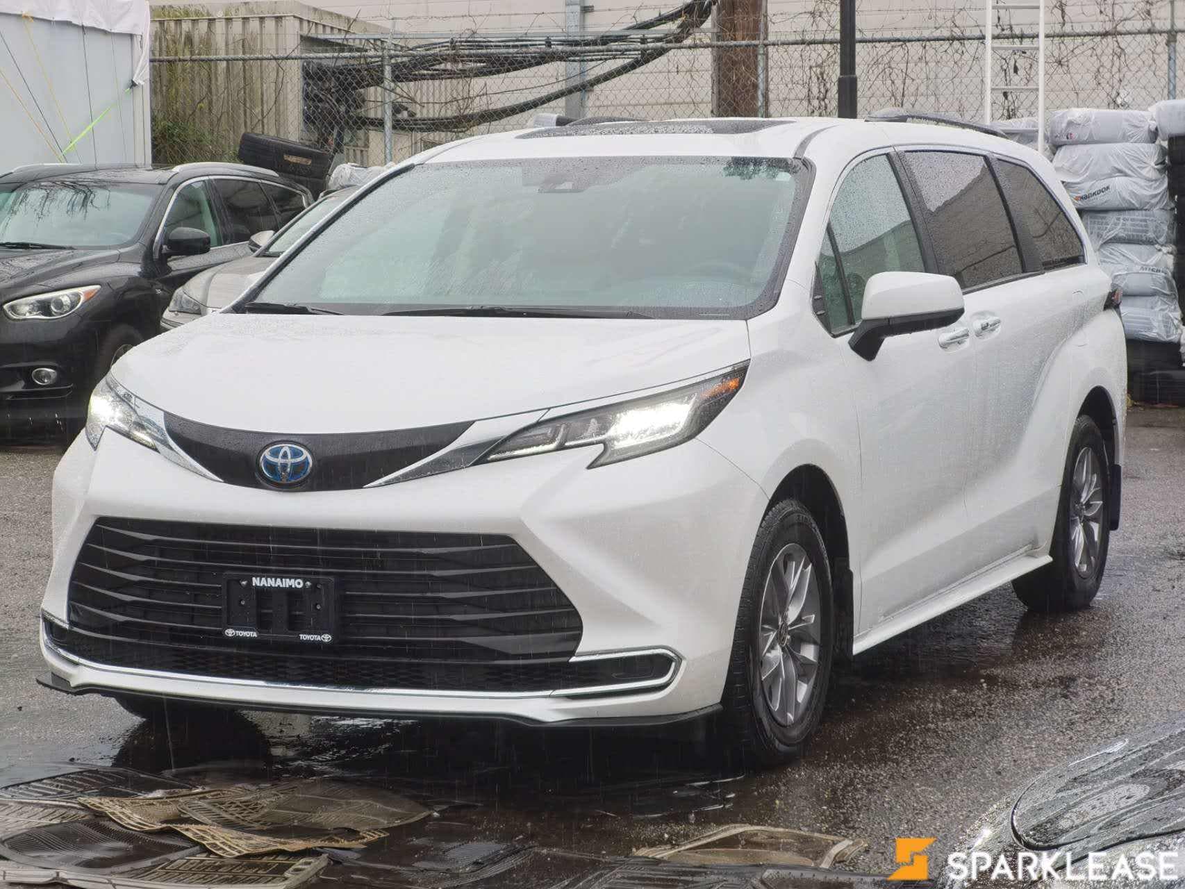 2023 Toyota Sienna LE 8-Passenger FWD