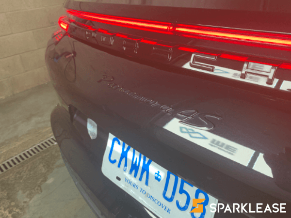 2018 Porsche Panamera 4s 联系微信号a13806598683