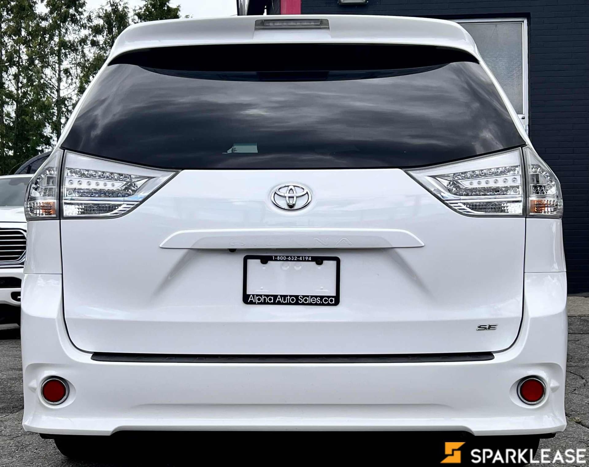 2017 Toyota  Sienna  5dr SE 8-Pass FWD 
