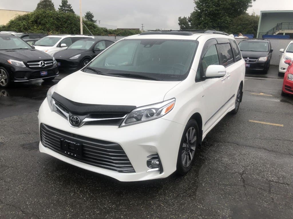 2019 Toyota Sienna XLE 7-Passenger AWD