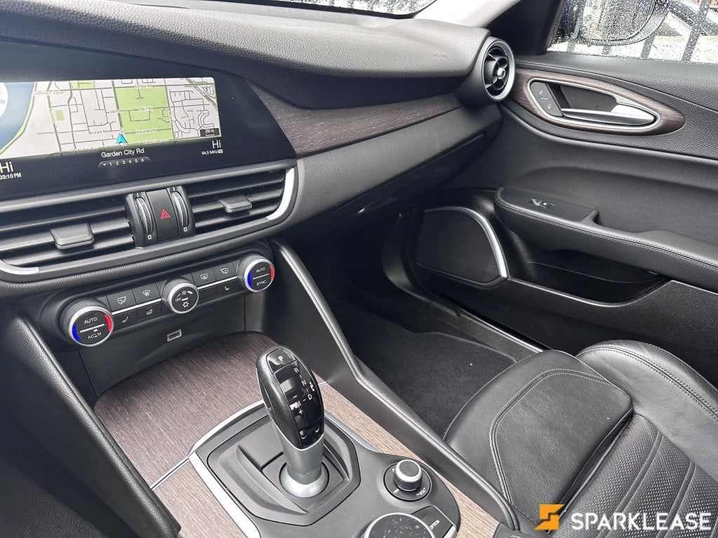 2017 Alfa Romeo  Giulia  4dr Sdn Ti AWD 