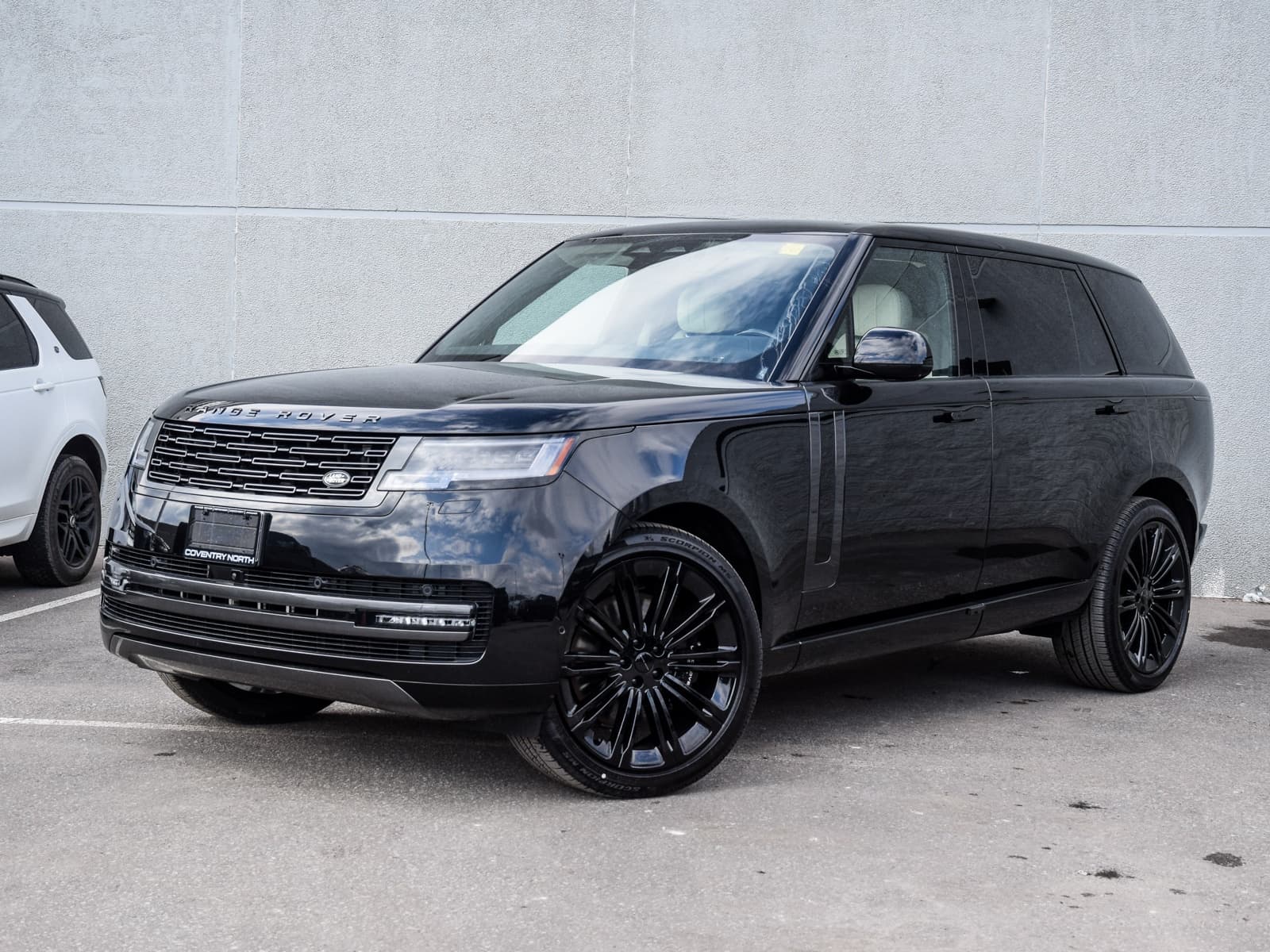 2026 Land Rover Range Rover SE Long Wheelbase Seven Seats