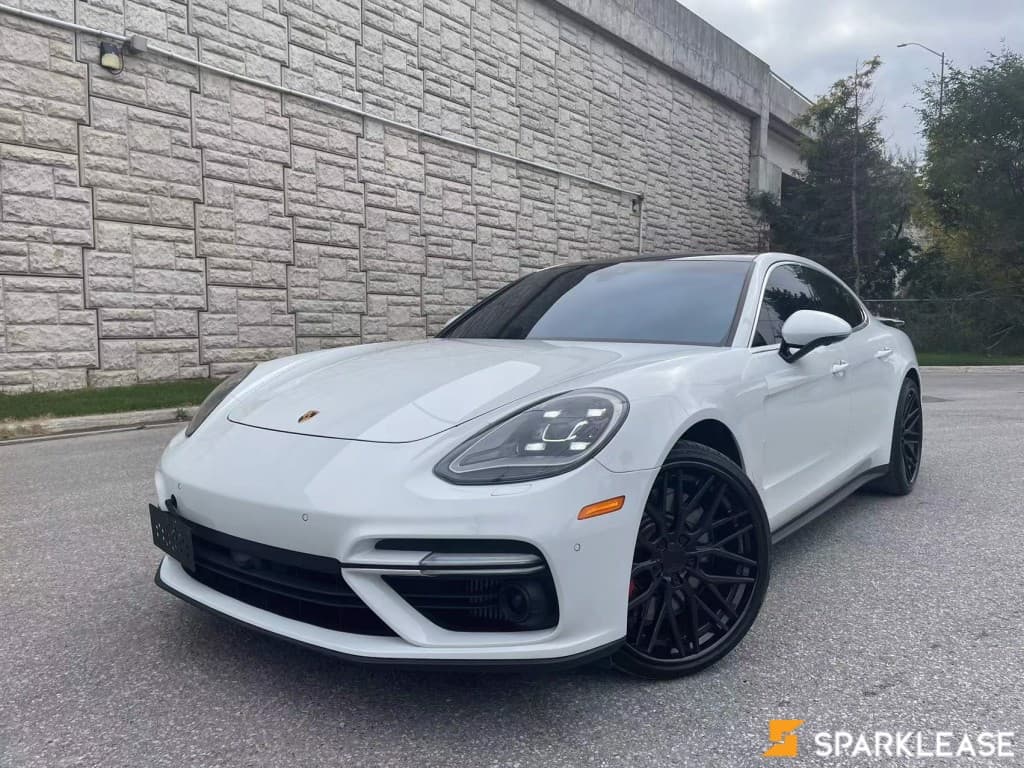 2017 Porsche Panamera 4dr HB Turbo