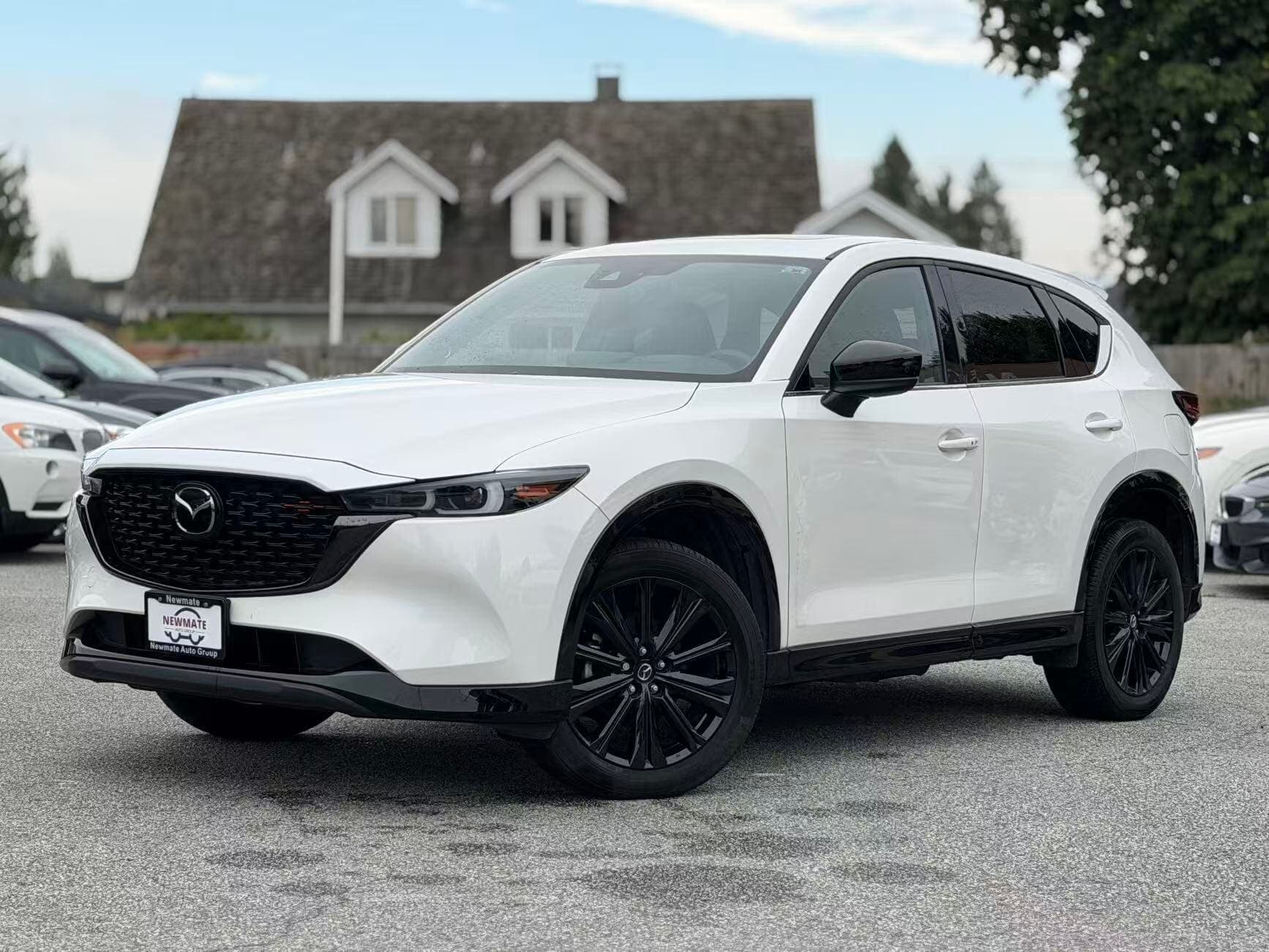 2023 Mazda CX-5 GT. LOCAL BC VEHICLE. ONE OWNER. TOP TRIM FULLY OPTIONED.