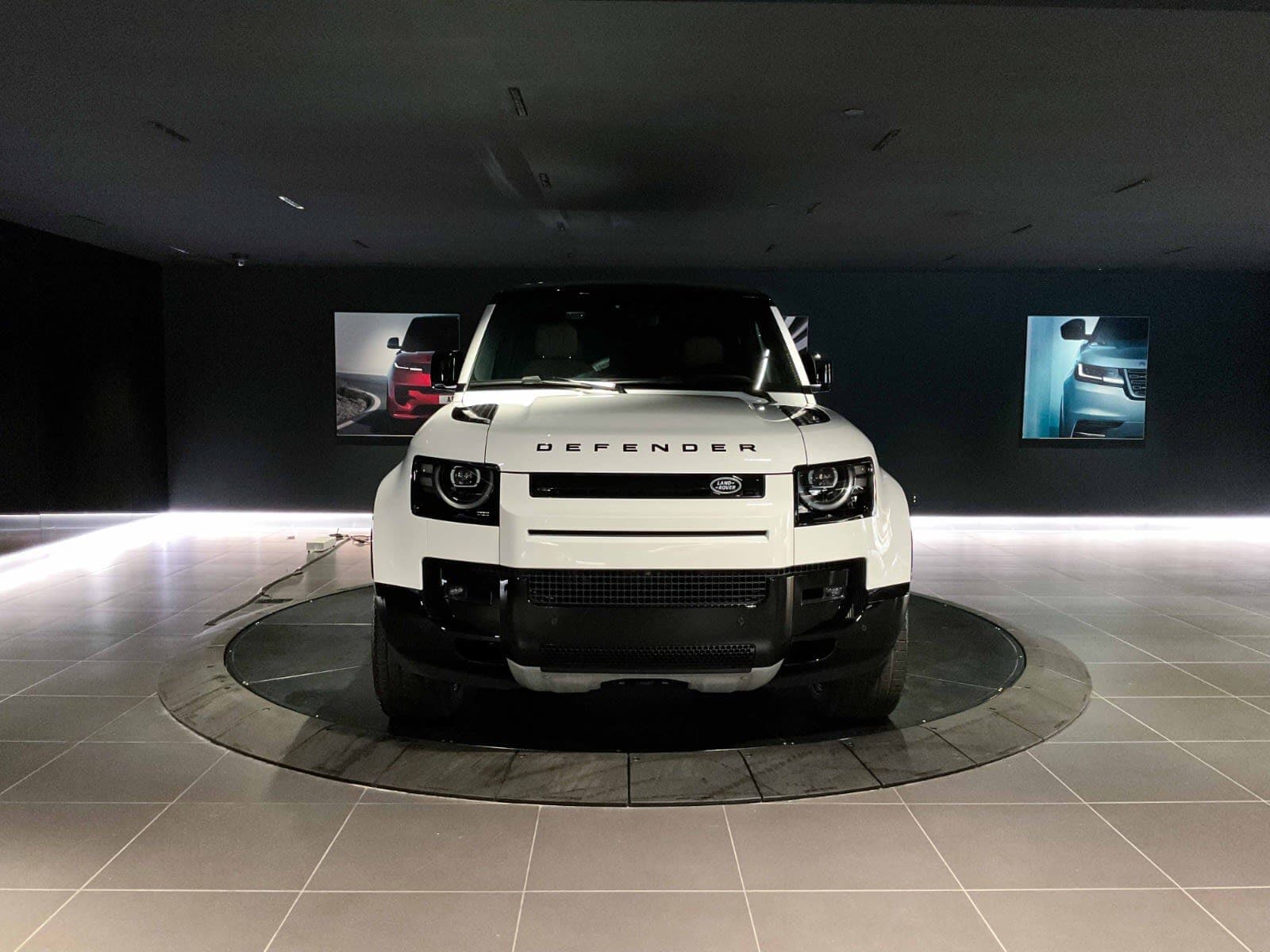 2026 Land Rover Defender V8