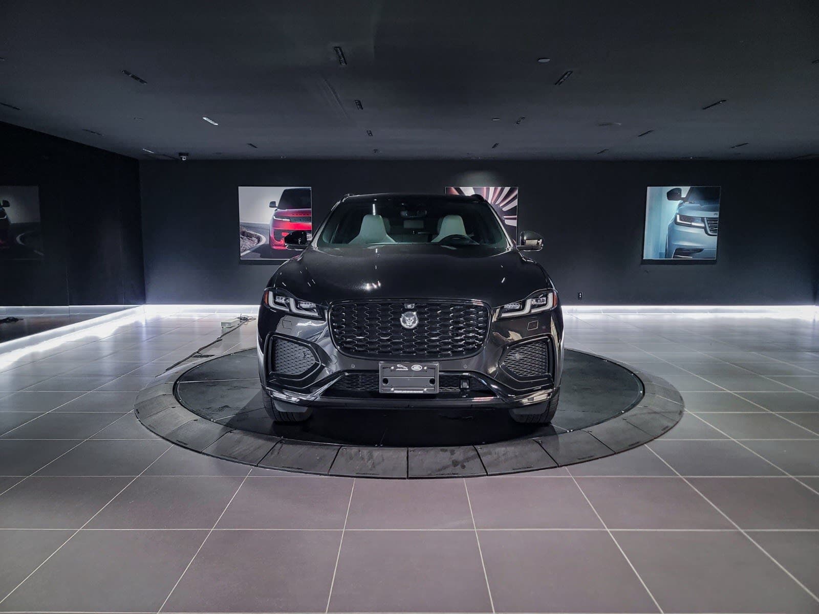 2026 Jaguar F-PACE P400 R-Dynamic S
