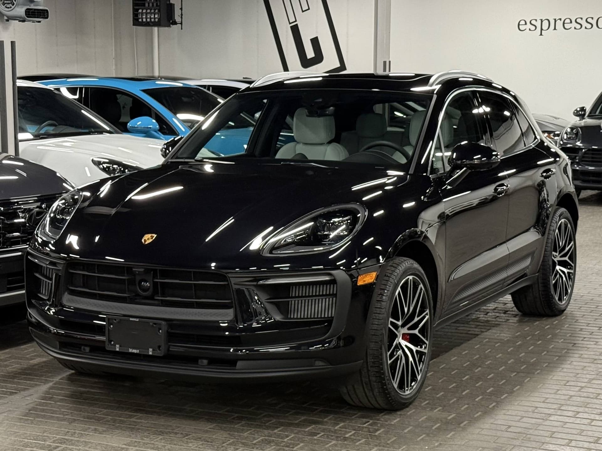 2026 Porsche Macan S | PREMIUM PACKAGE PLUS