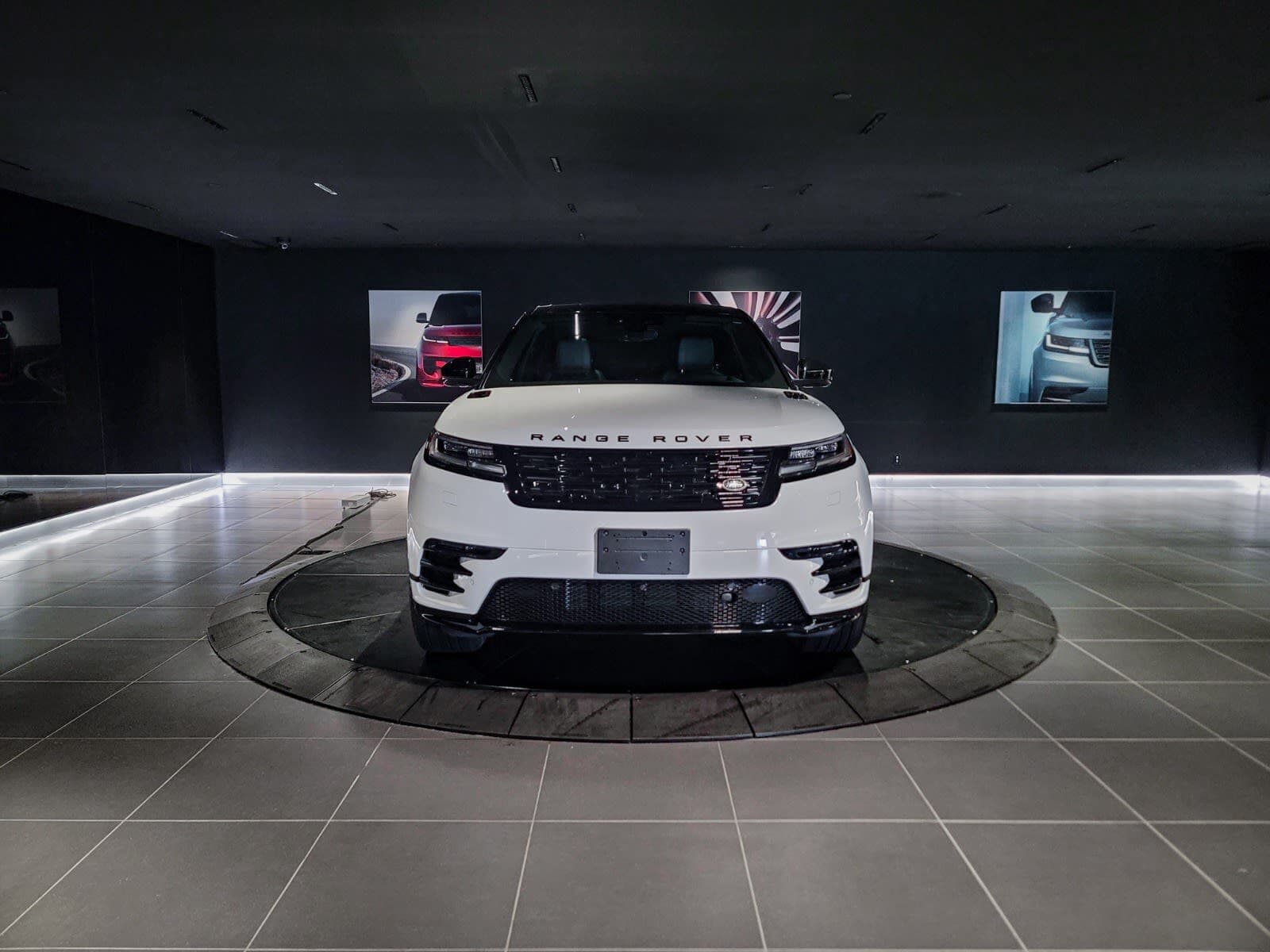 2025 Land Rover Range Rover Velar Dynamic SE