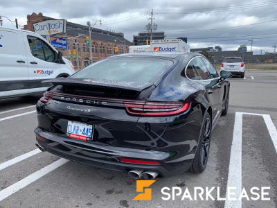 2020 Porsche Panamera 4S 外黑内红