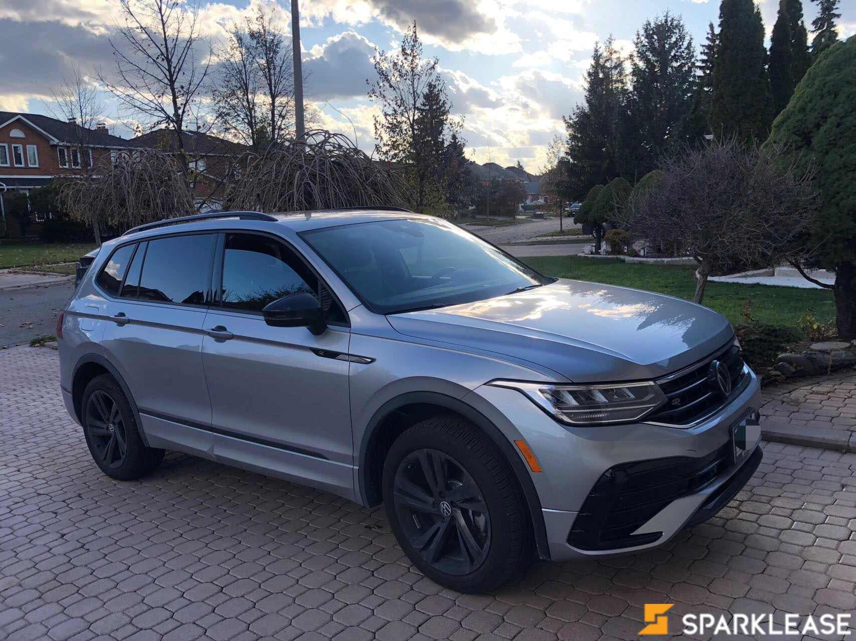2023 Volkswagen Tiguan Comfortline R-Lin...