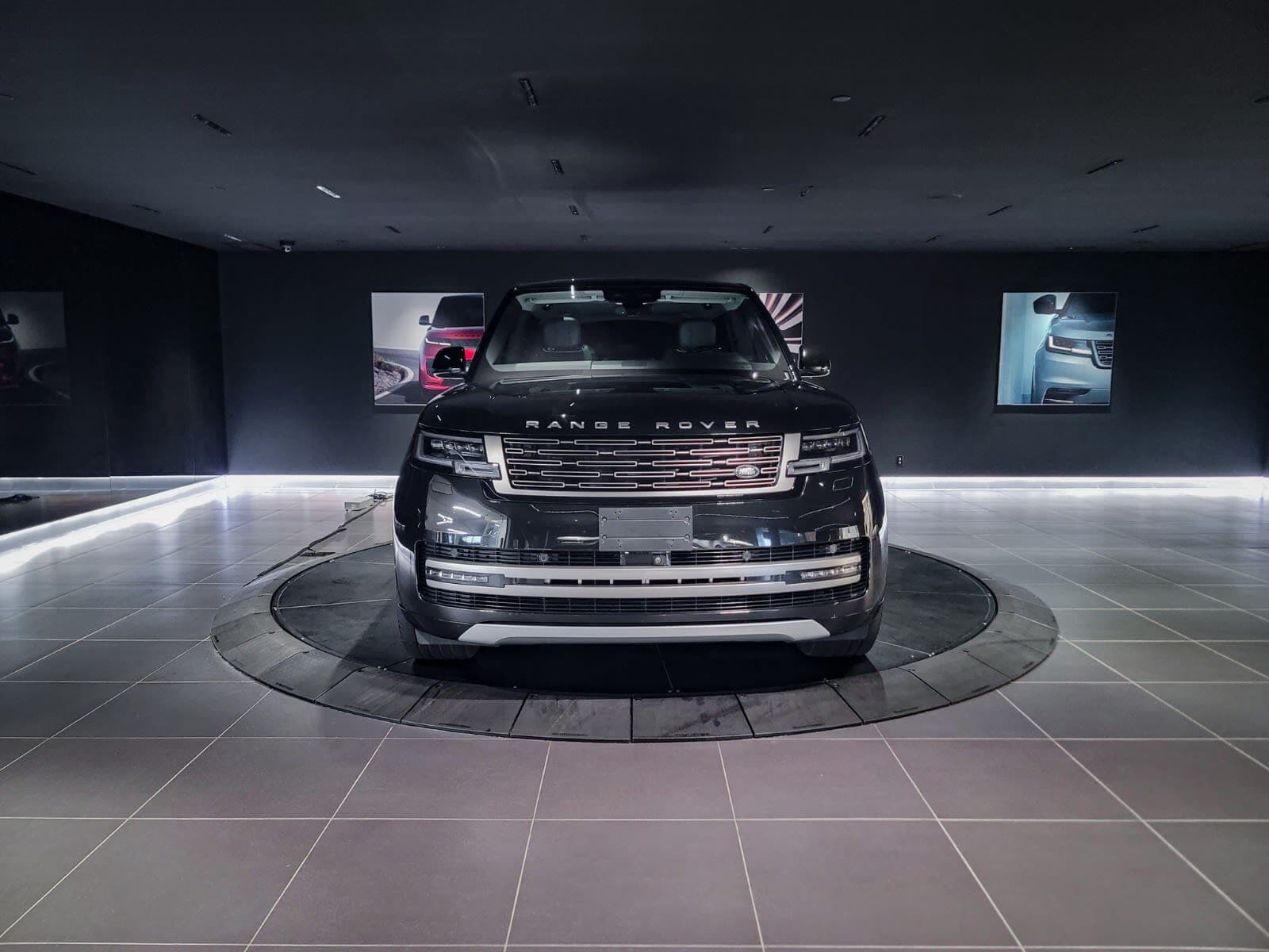 2023 Land Rover Range Rover SE
