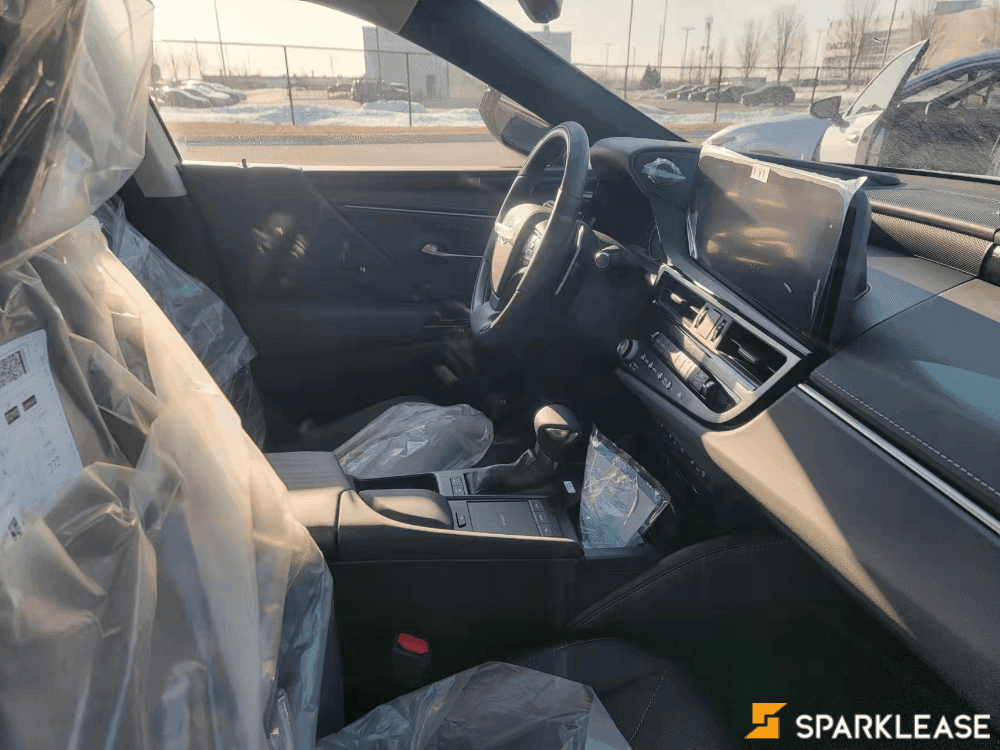 2022 Lexus ES 300h Luxury Package