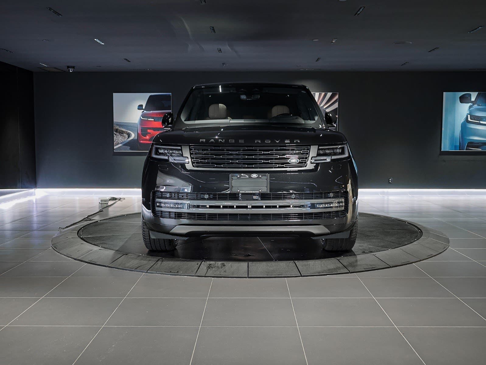 2027 Land Rover Range Rover SE