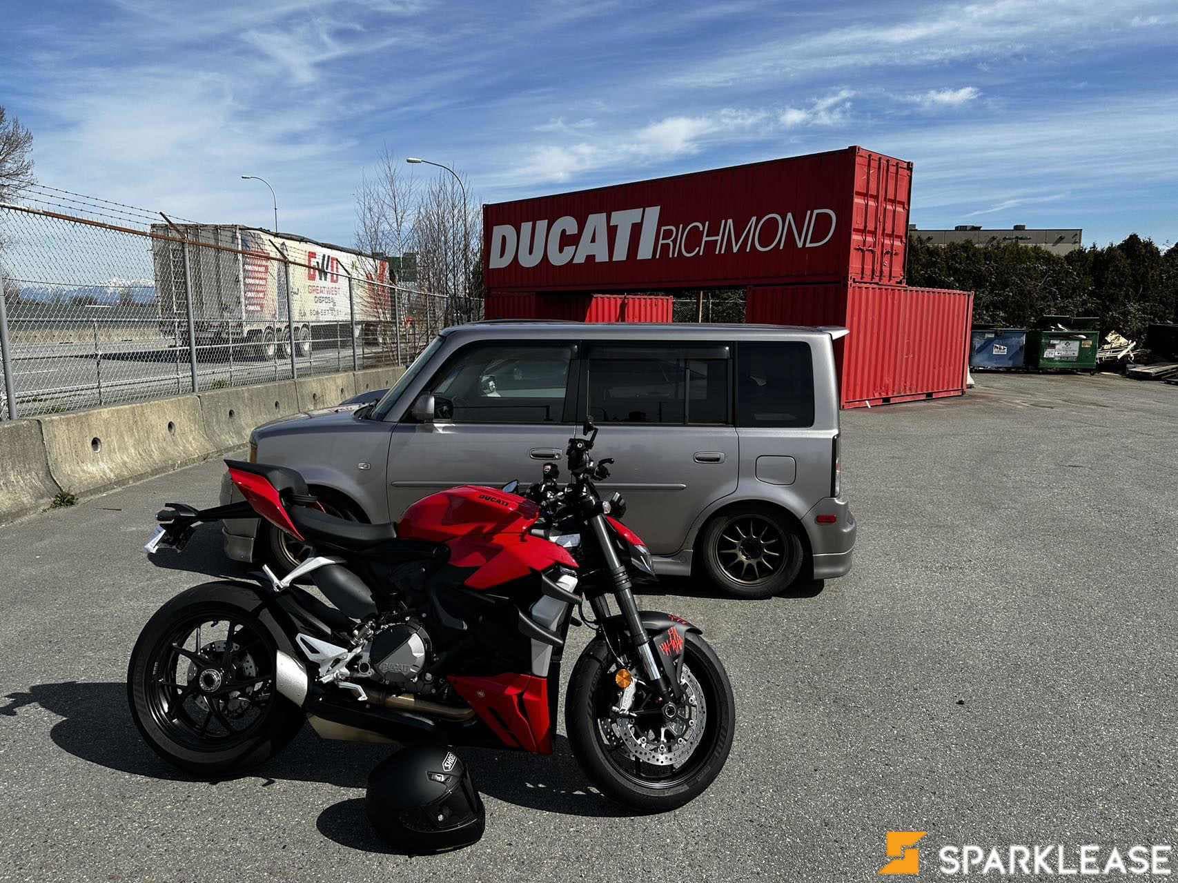 2022 Ducati Street fighter V2