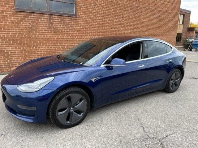 2018 Tesla Model 3 
                LONG RANGE/AUTOPILOT/1 OWNER/NO REPORTED ACCIDENTS
