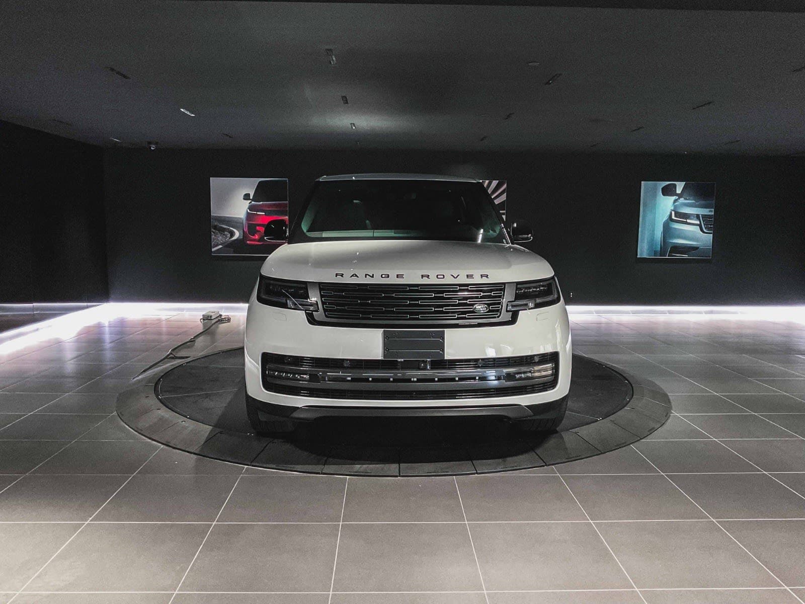 2026 Land Rover Range Rover SE