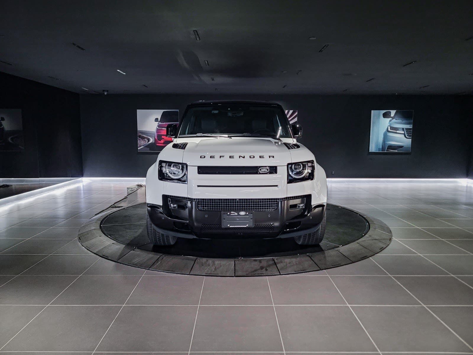 2026 Land Rover Defender X-Dynamic SE