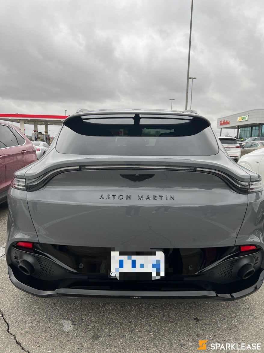 2022 Aston Martin DBX