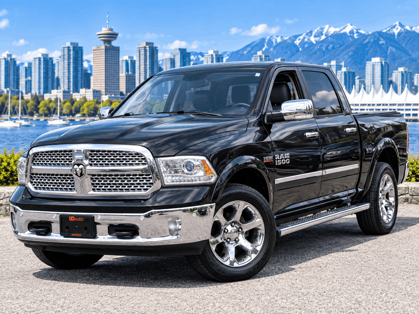 2014 Ram 1500 4WD Crew Cab 140.5" Laramie/ CLEAN TITLE/ VENTILATED SEATS
