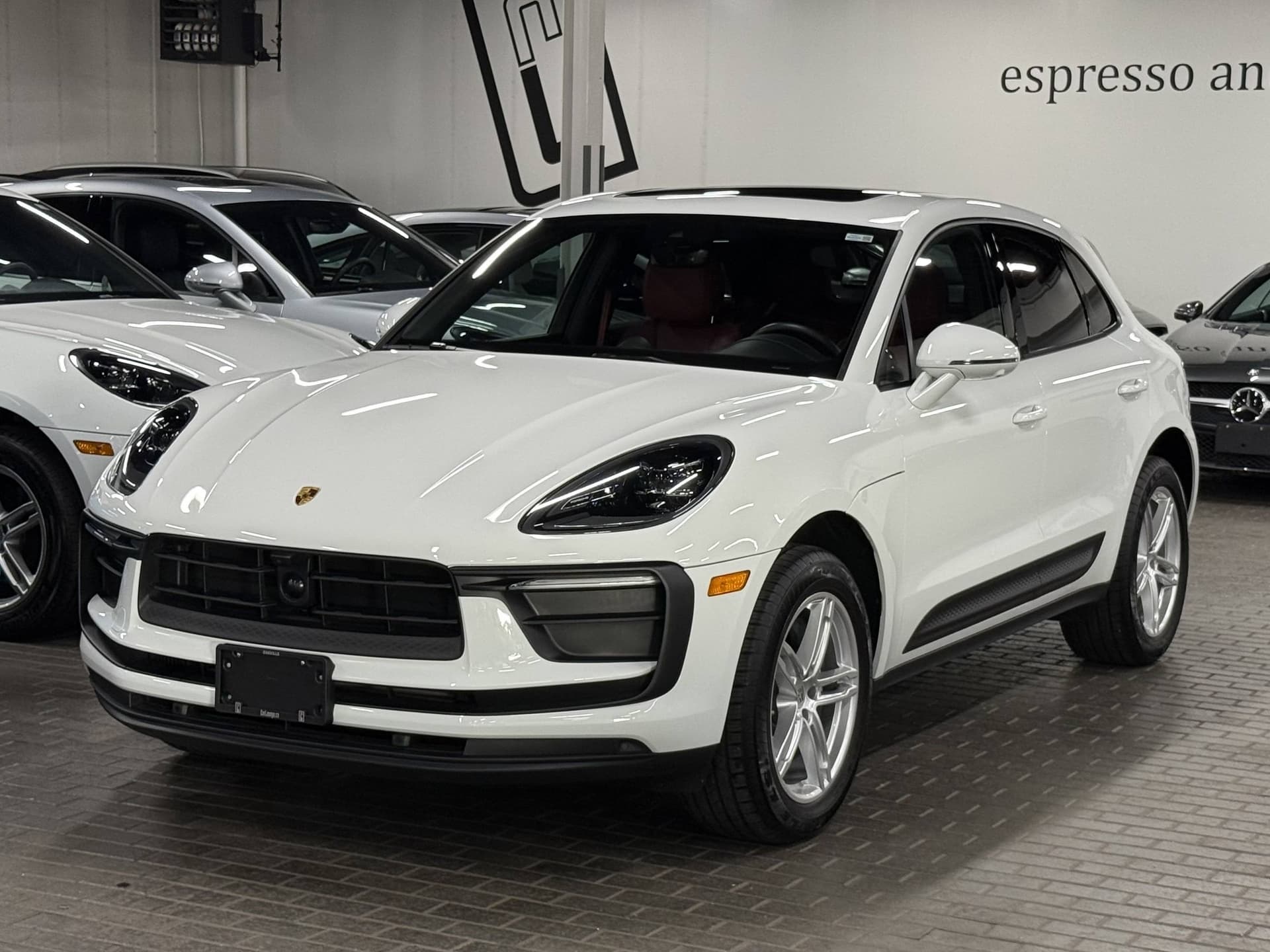 2025 Porsche Macan AWD | PREMIUM PACKAGE PLUS