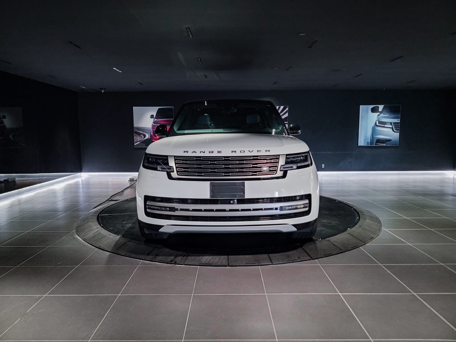 2024 Land Rover Range Rover SE