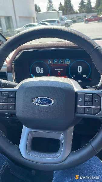 2022 Ford F-150 LARIAT 4WD SuperCrew 5.5' Box