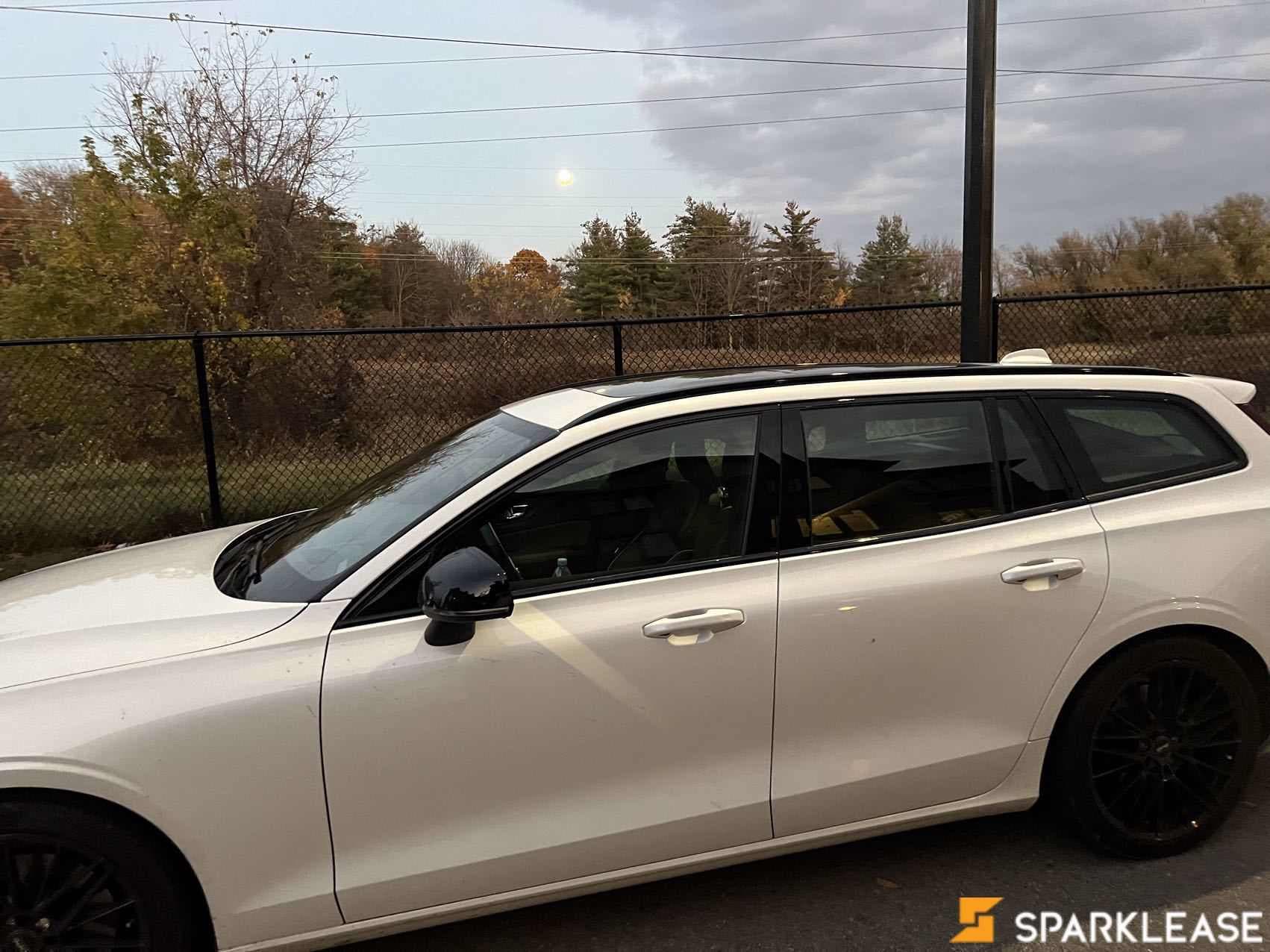 2022 Volvo V60 T6 AWD R-Design