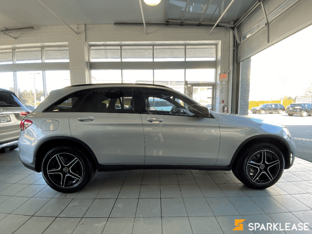 2021 Mercedes-Benz GLC 300
