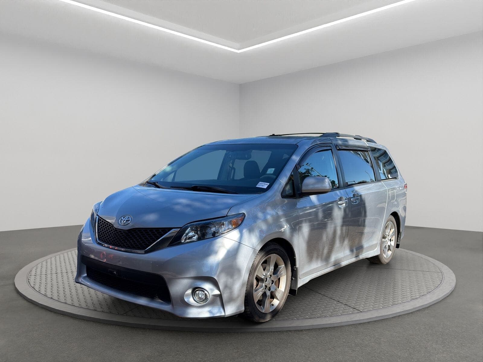 2011 Toyota Sienna SE 8 Passenger