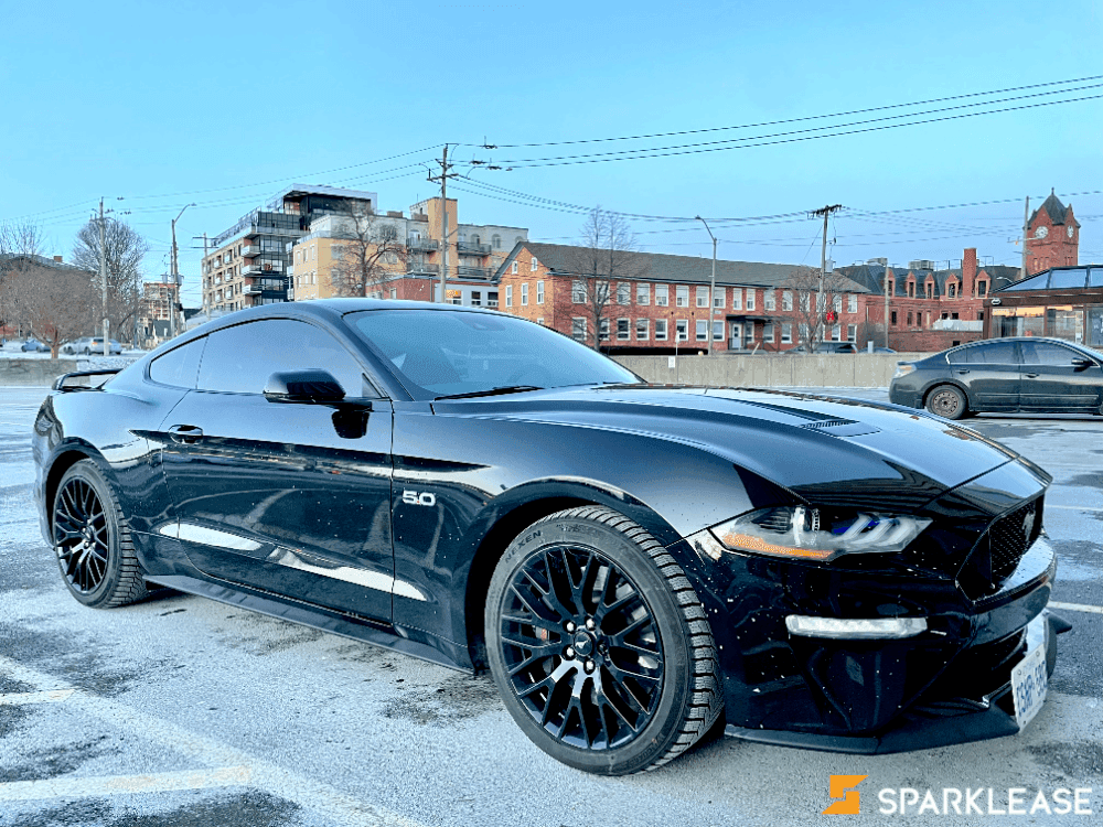 满配置 2021 Ford Mustang GT 黑车红内手动