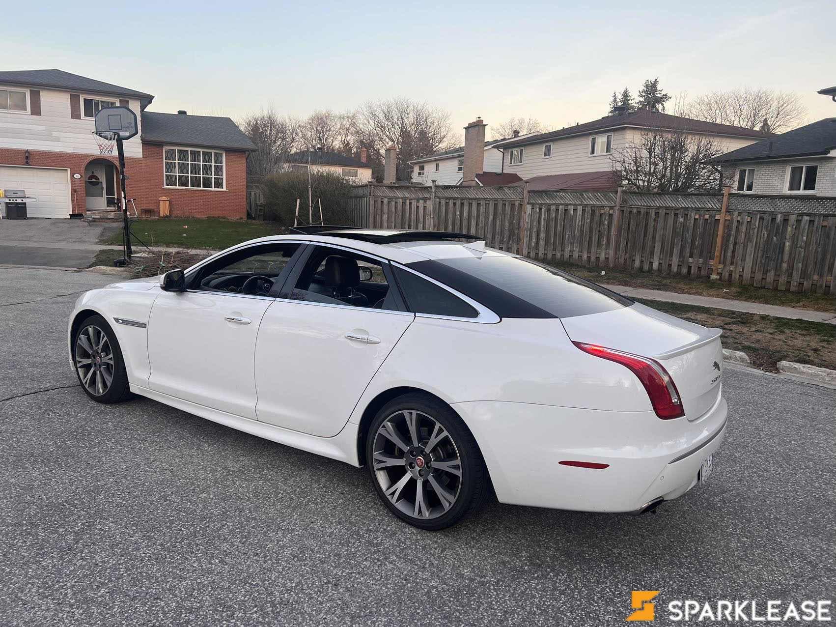 2015 Jaguar XJ 4dr Sdn Premium Luxury AWD