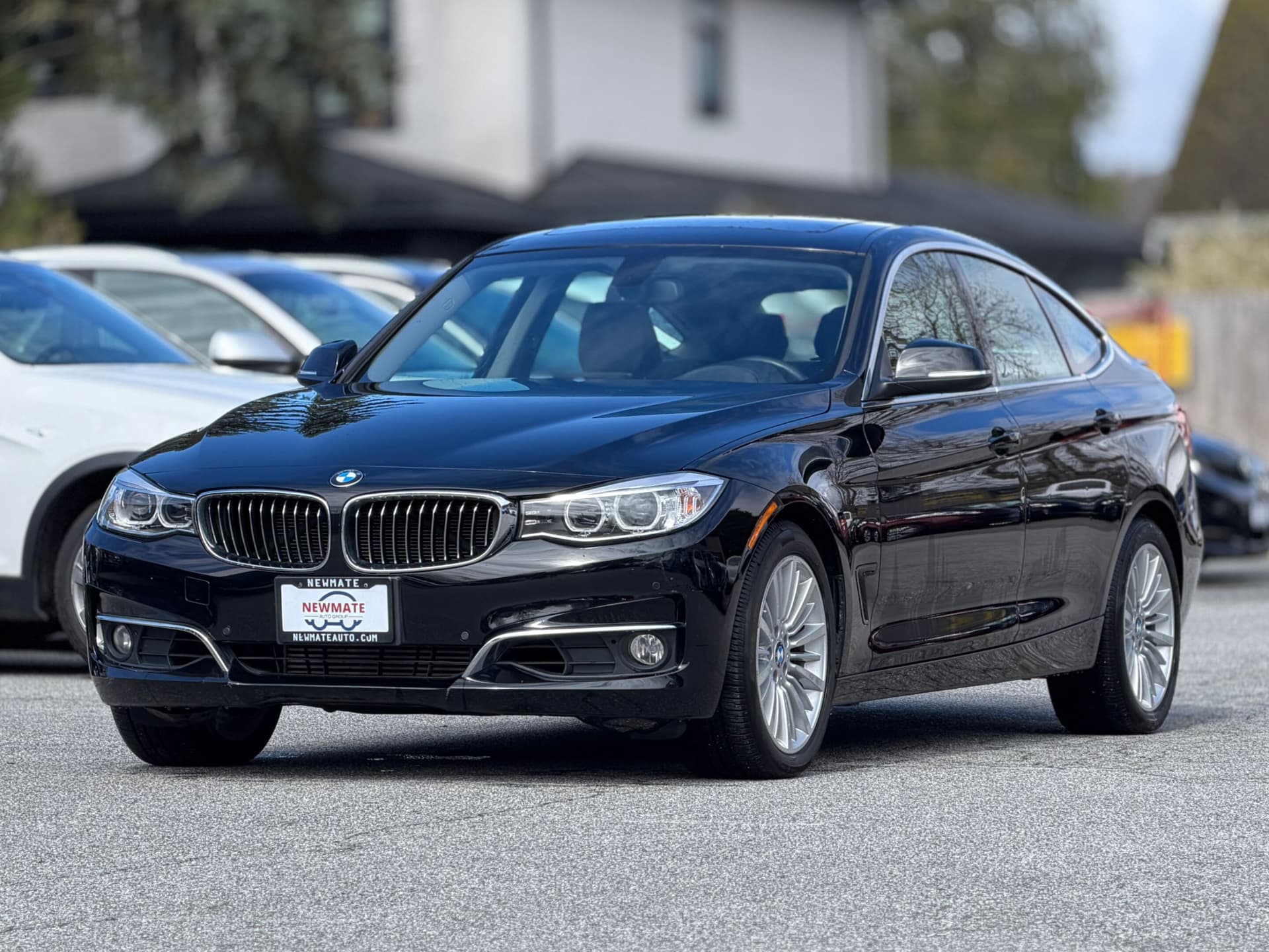 2016 BMW 3-Series 328i xDrive Gran Turismo. LOCAL BC VEHICLE. LOW ON MILEAGE.