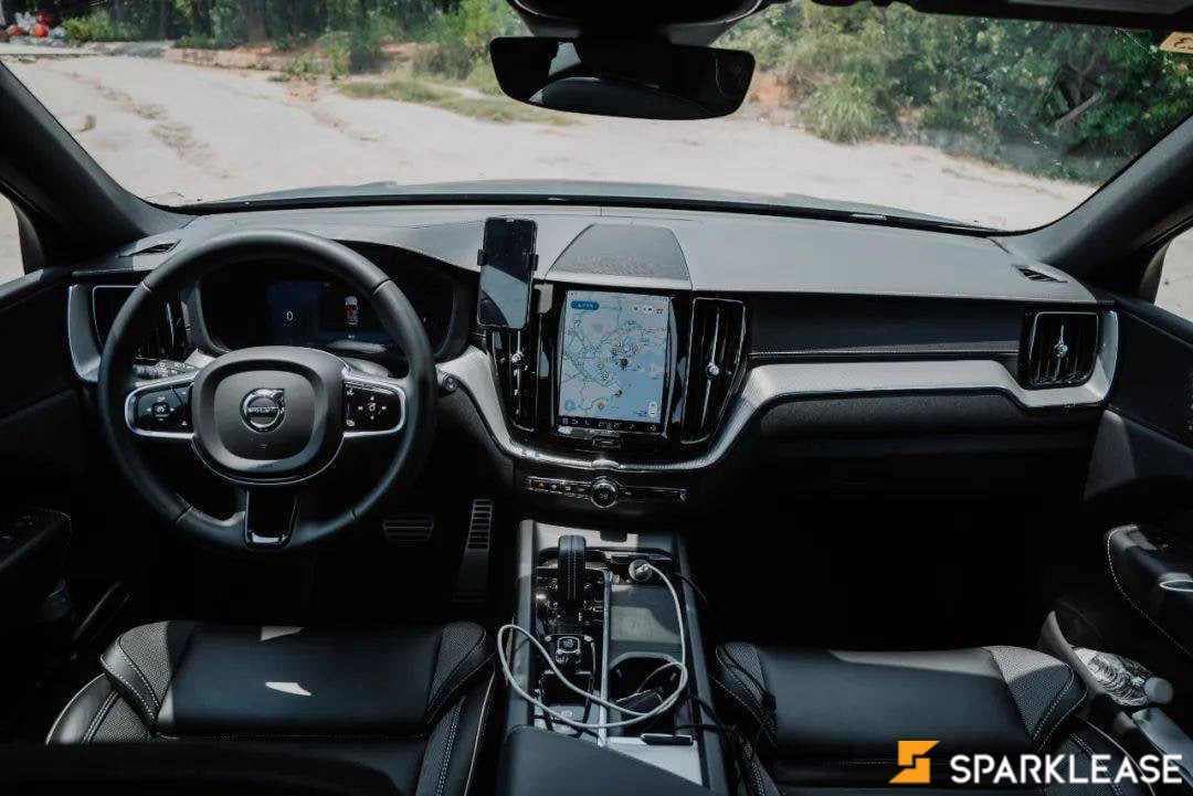 2022 Volvo XC60 B5 AWD Momentum