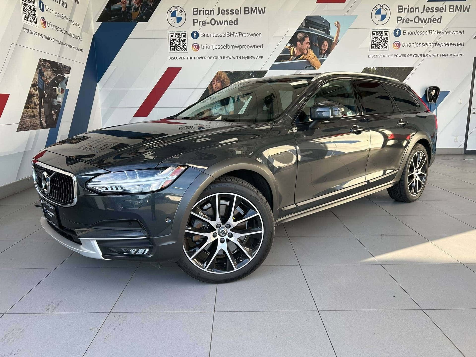 2019 Volvo V90 Cross Country T6