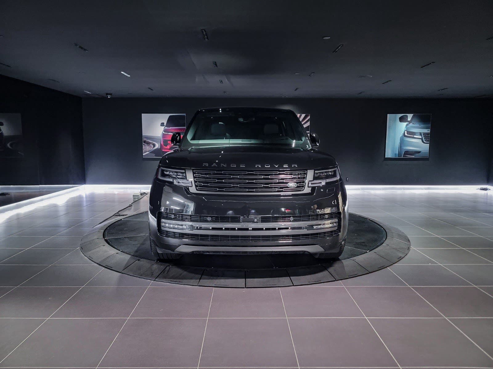 2026 Land Rover Range Rover SE