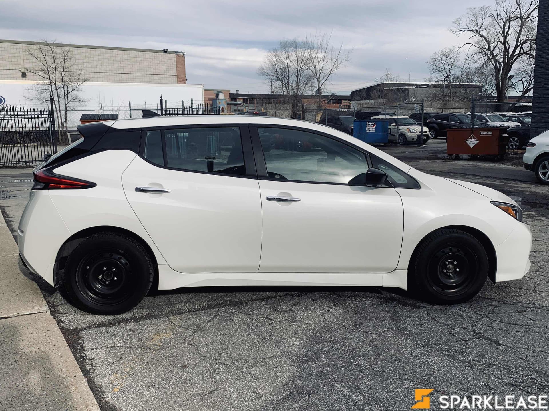 2022 Nissan  LEAF  SV Hatchback 
