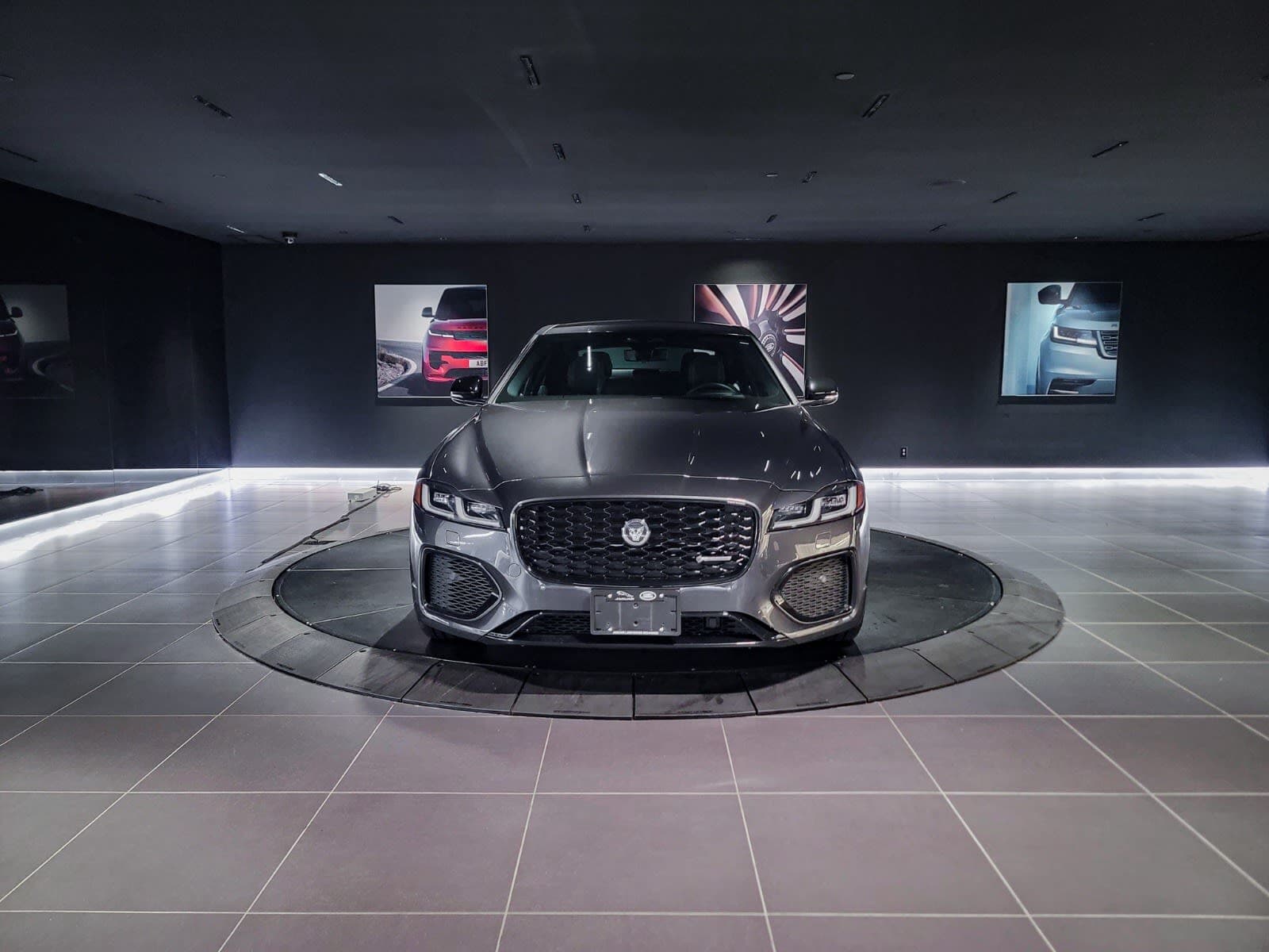 2024 Jaguar XF R-Dynamic SE